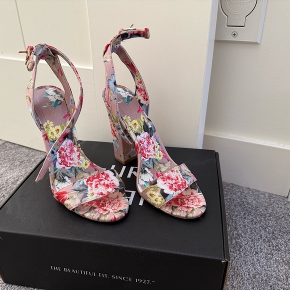 Nina Floral Women's Heels - Pink - Picture 2 of 4